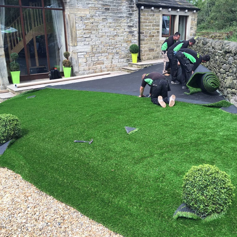 Exploring The Costs And Benefits Of Artificial Turf For Backyards