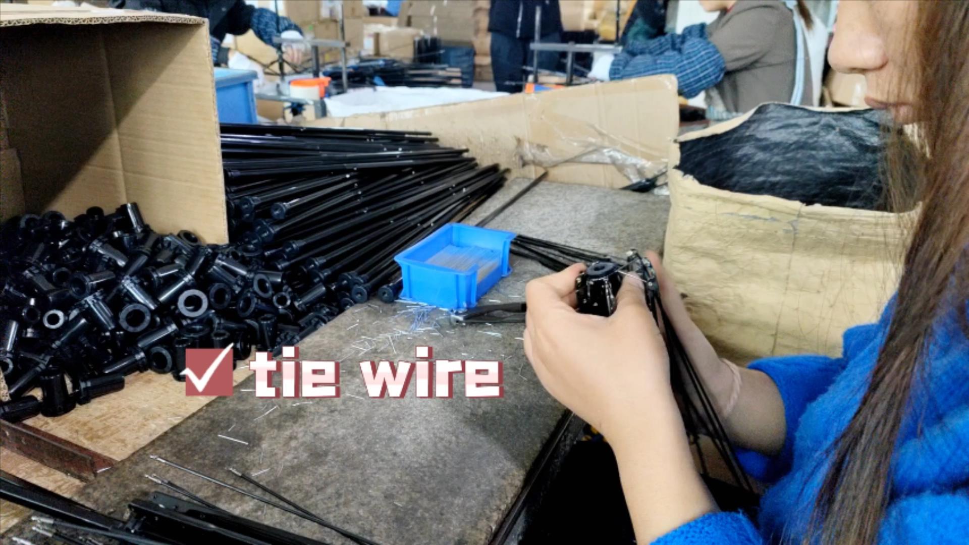 How to make a folding umbrella frame？