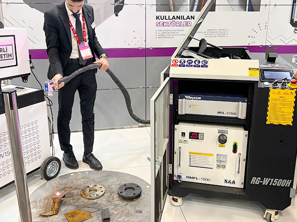 Teyu Laser Chiller RMFL-1500 for Cooling Handheld Laser Cleaning Machines