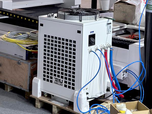 TEYU S&A Water Chillers for Cooling Laser Cutting Machines