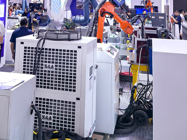 TEYU S&A Water Chillers for Cooling Welding Robots