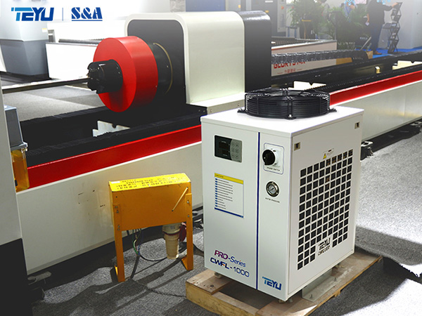 TEYU Laser Chiller CWFL-1000 for Cooling Laser Tube Cutting Machine