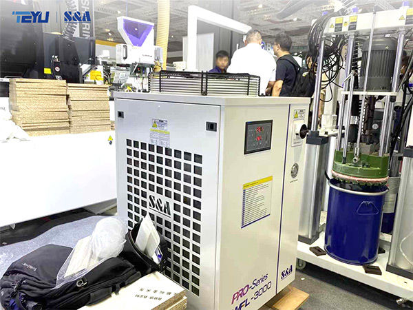 TEYU S&A Laser Chiller CWFL-3000 for Cooling Laser Edge Banding Machine