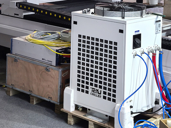 TEYU CWFL-6000 laser chiller no 6kW fiber laser cutting machines i lako me ka RFL-C6000 laser source