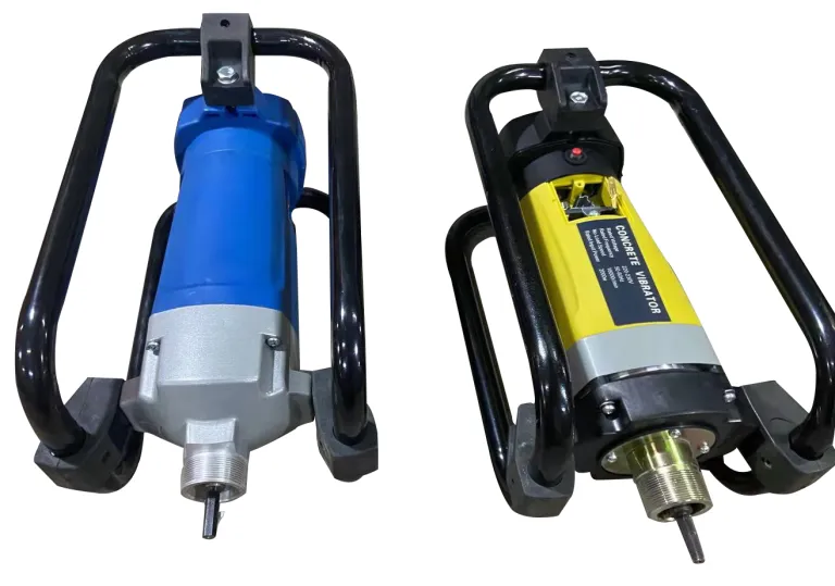 Atirgul shaklidagi jinsiy olatni Yuk mashinasining kirish qismida rus qizi bilan jinsiy aloqa