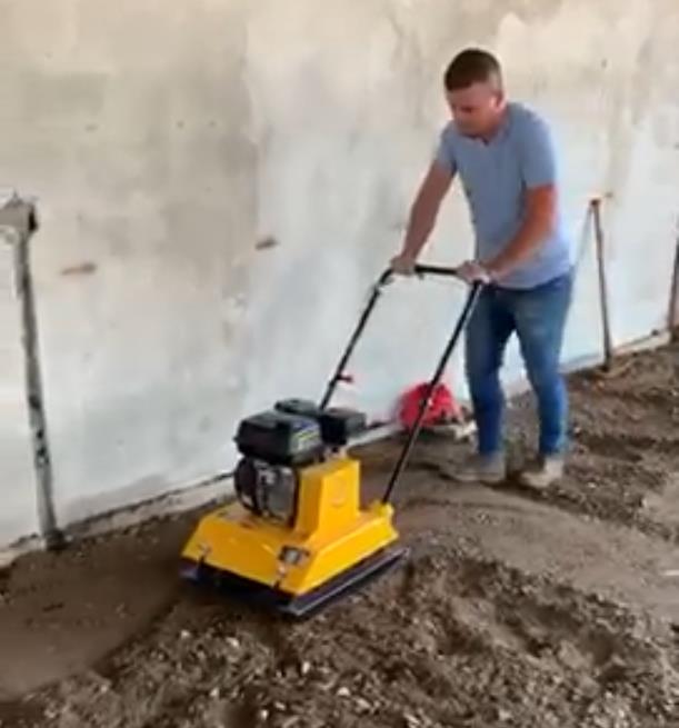 プレートコンバクター70キロ 36.0kn リバーシブルプレートコンパクター C270 付き 270kg