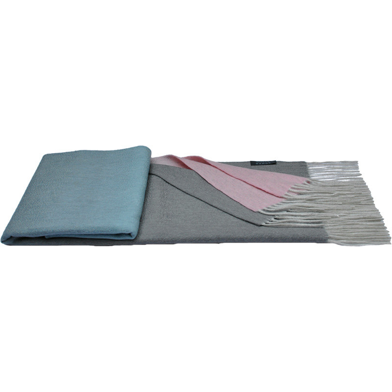 TH2125-model-wearing-gradient-cashmere-shawl-close-up