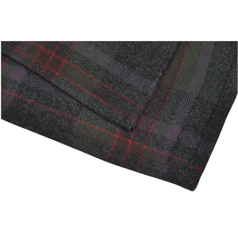 Close-up of E09004 brushed lambswool blanket showing its twill weave, plaid alignment and clean stitched edge