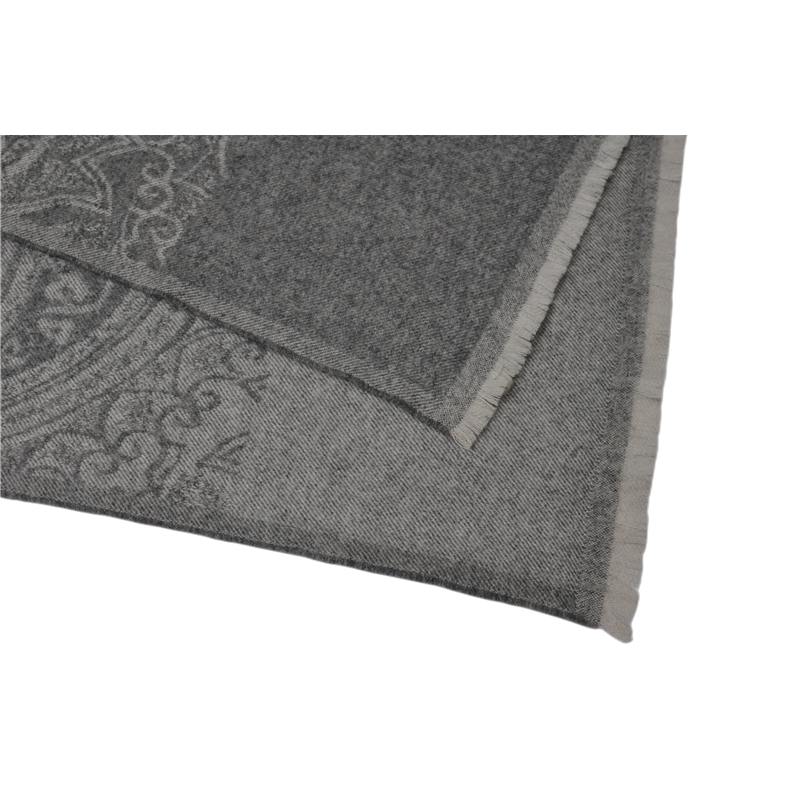 lambswool throw binding fringe closeup gray paisley blanket edge craft detail TH15K0502