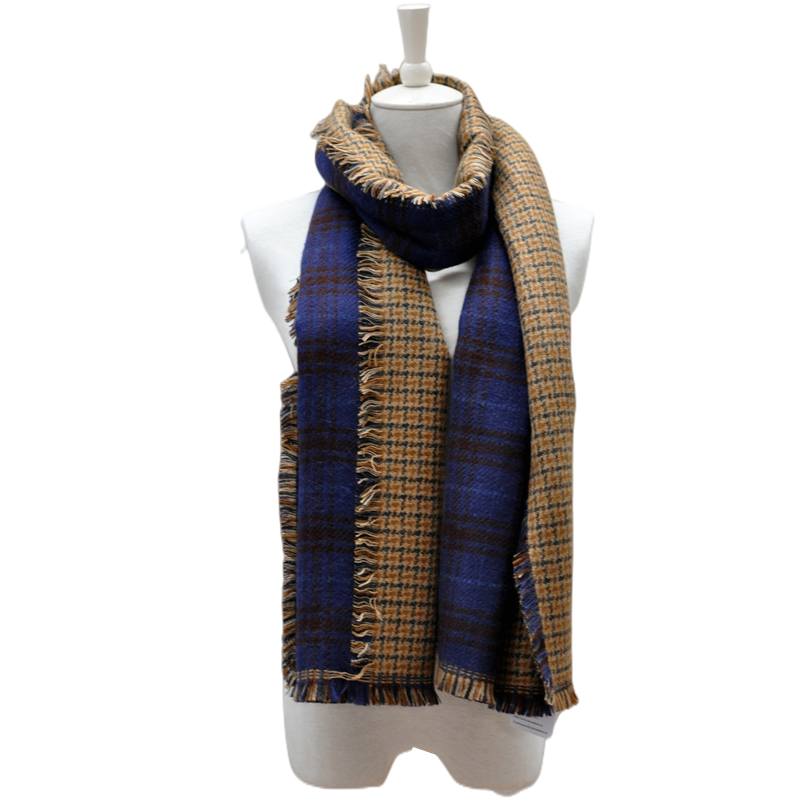 WDT2106 lifestyle look with winter coat