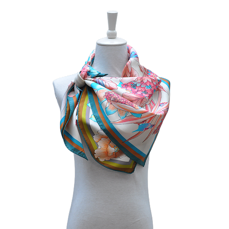 chic-french-knot-styling-WEJ2206-85x85cm-square-silk-scarf