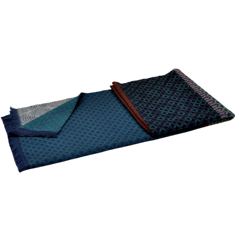 fluid-drape-and-soft-handfeel-demonstration-of-WDX2135-scarf