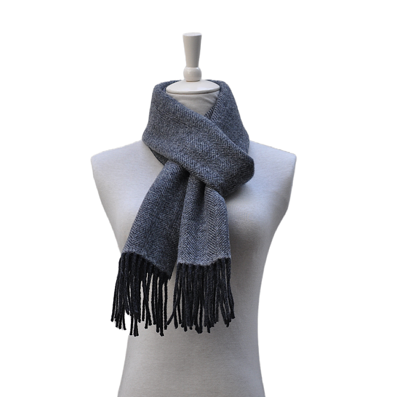 90-wool-10-cashmere-composition-sample-tag-close-up-th2301