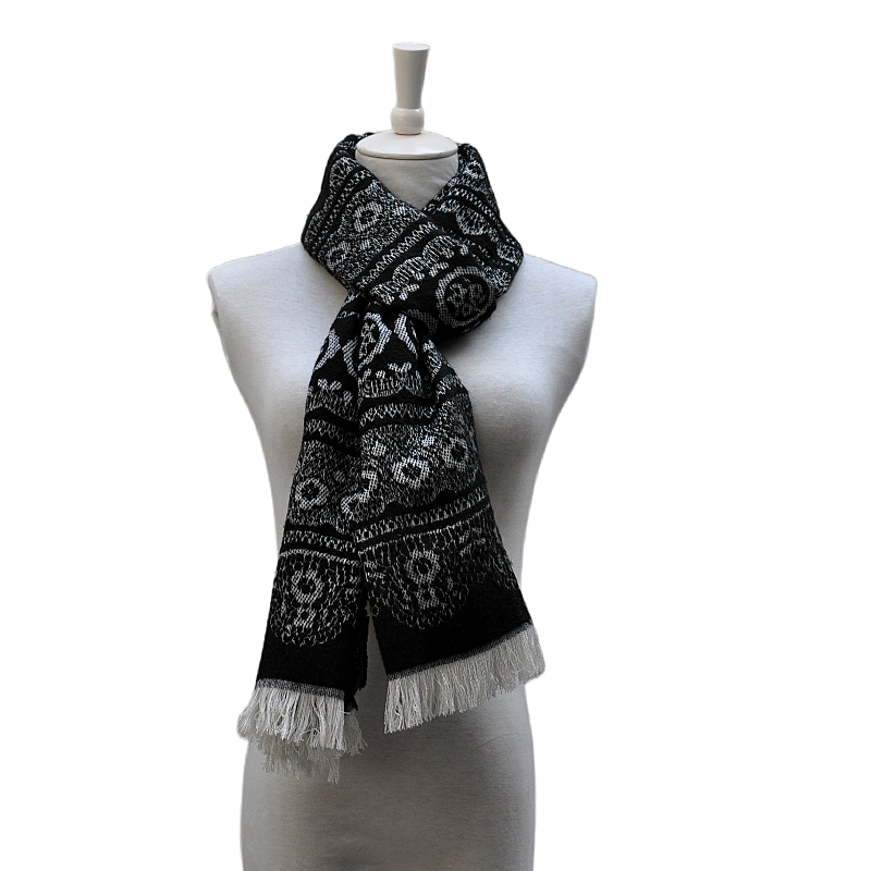 Side angle of WDH2206 scarf showing ring stripe pattern