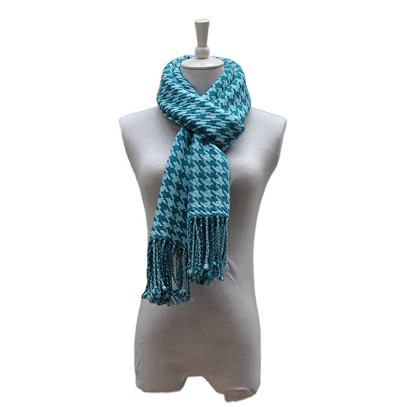 lifestyle houndstooth scarf WDH2214 teal two tone fringed neck wrap mannequin shot