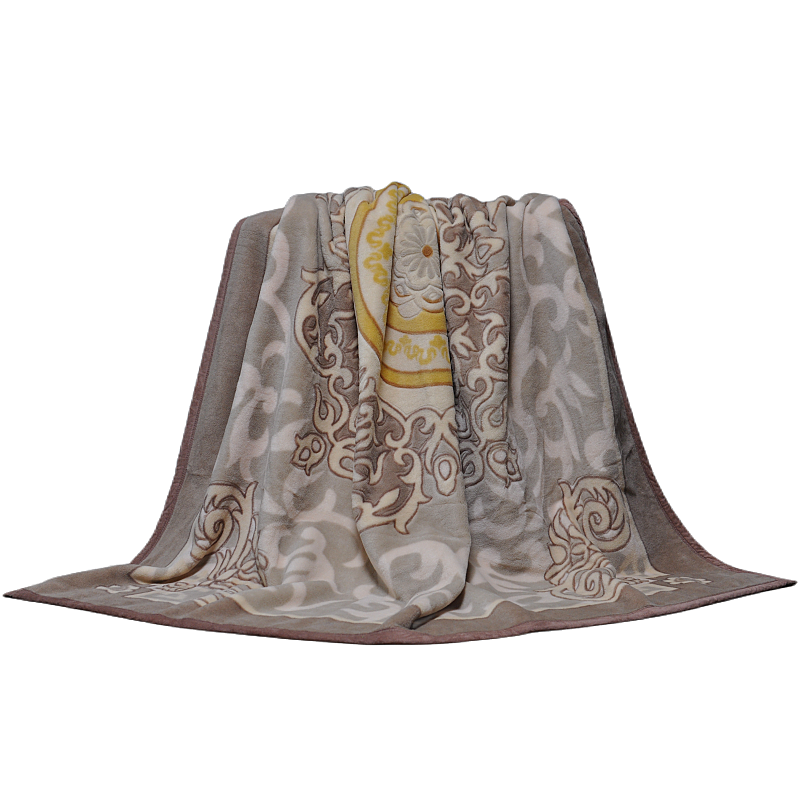 Symmetrical Floral Medallion design on premium King size Merino wool blanket