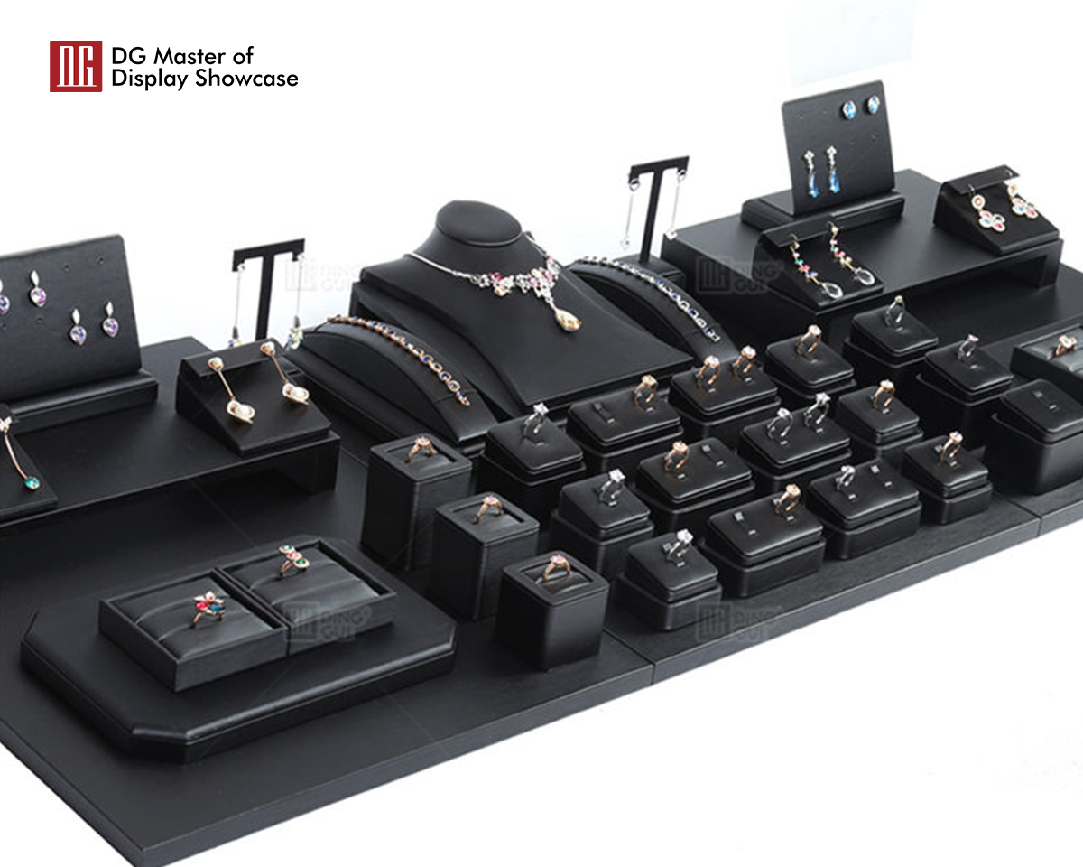 DG Showcase high end luxury Jewelry Display Props Set For Commercial