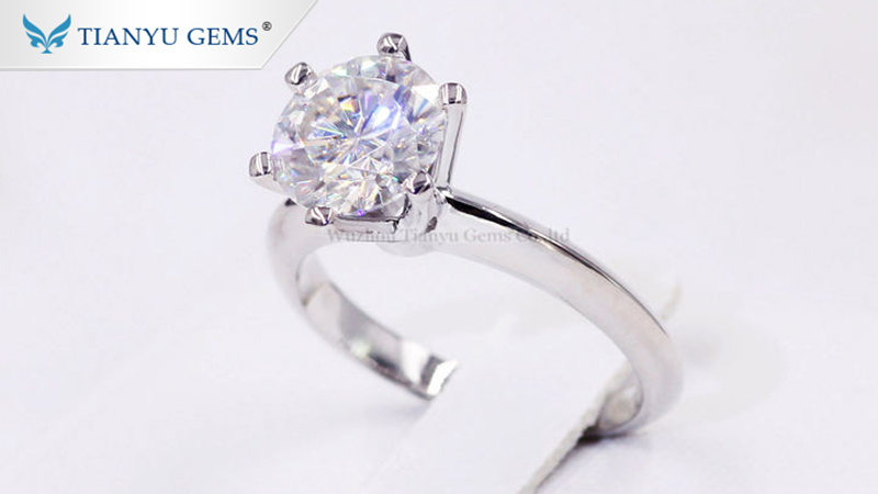 PT950 offers White moissanite ring for men