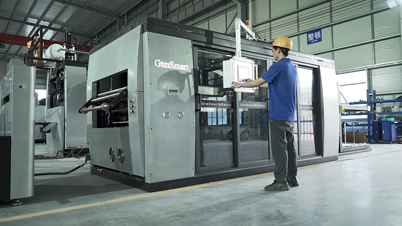 Servo Vacuum Forming Machine