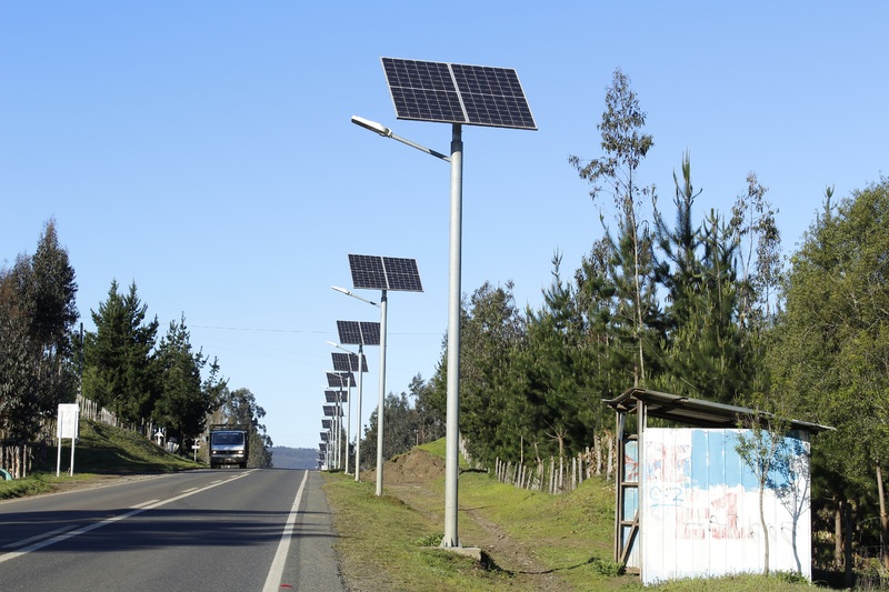 solar street lignt install