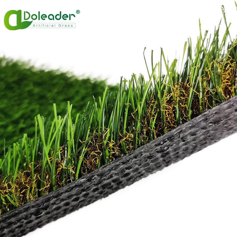 Does artificial turf drain well？