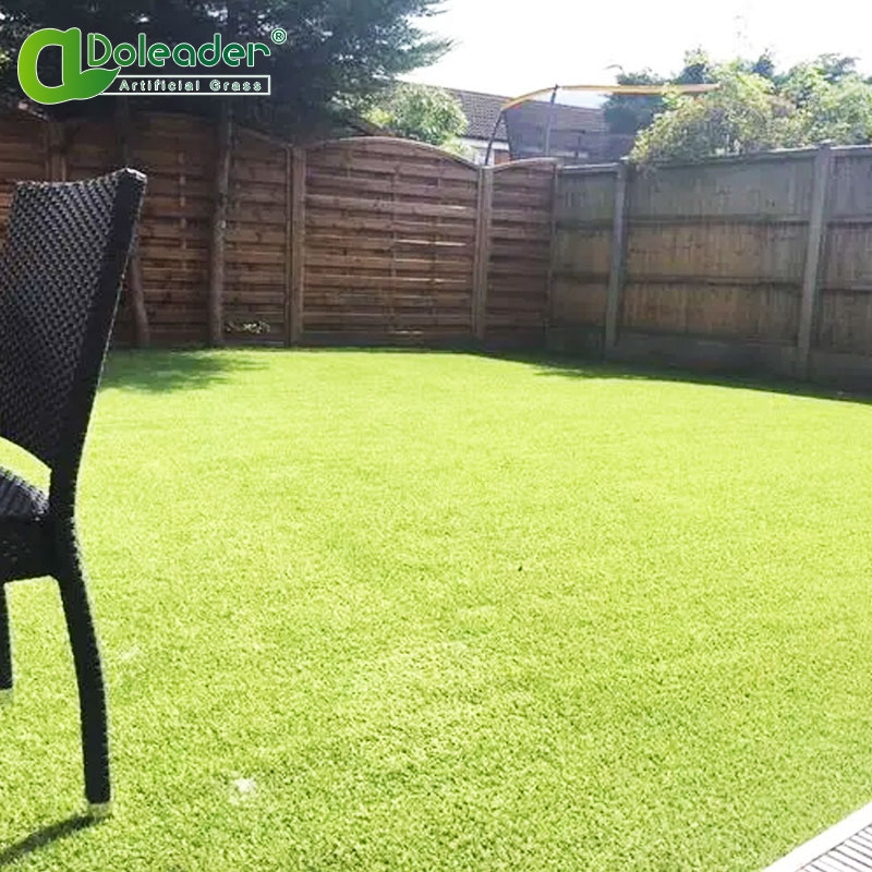 How to get rid of flies or bugs on artificial grass？