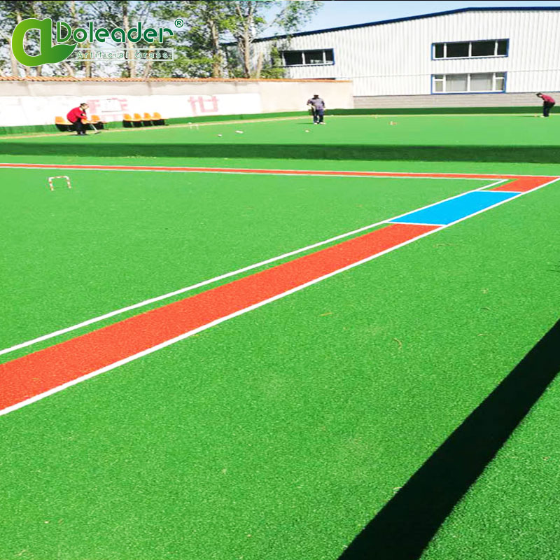 Can you rake artificial grass？