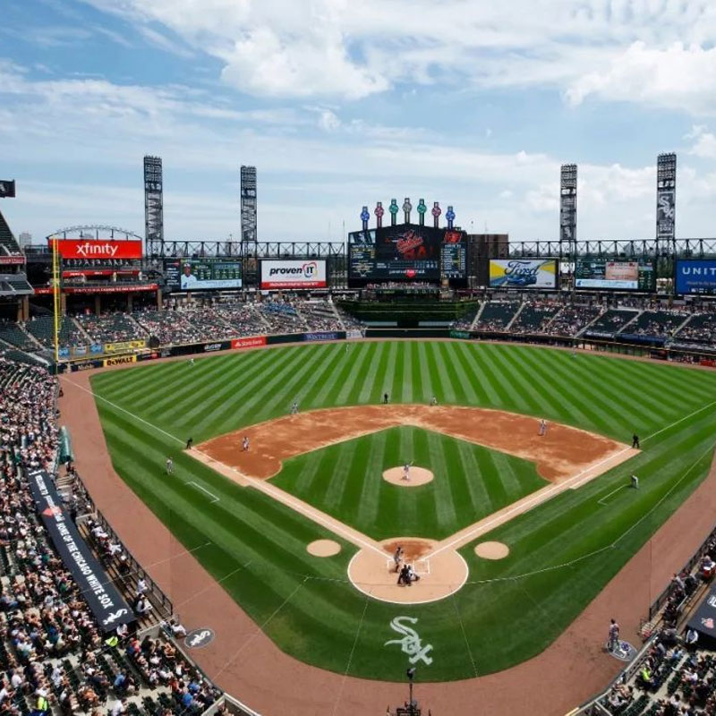 How many mlb baseball stadiums have artificial turf？