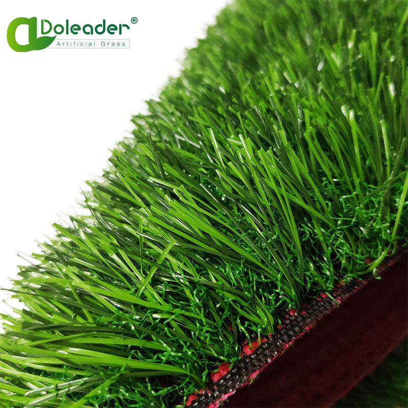 How to remove rust stains from artificial grass?