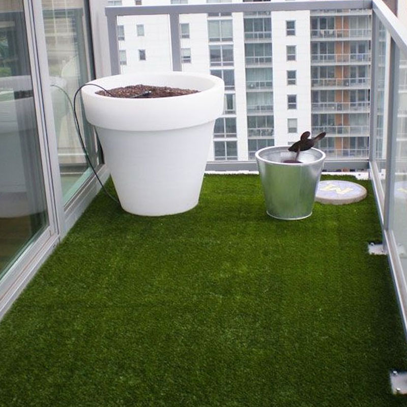 How to choose artificial grass for balcony？ Doleader