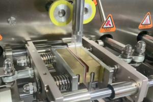 double-line packing machine with horizontal seal