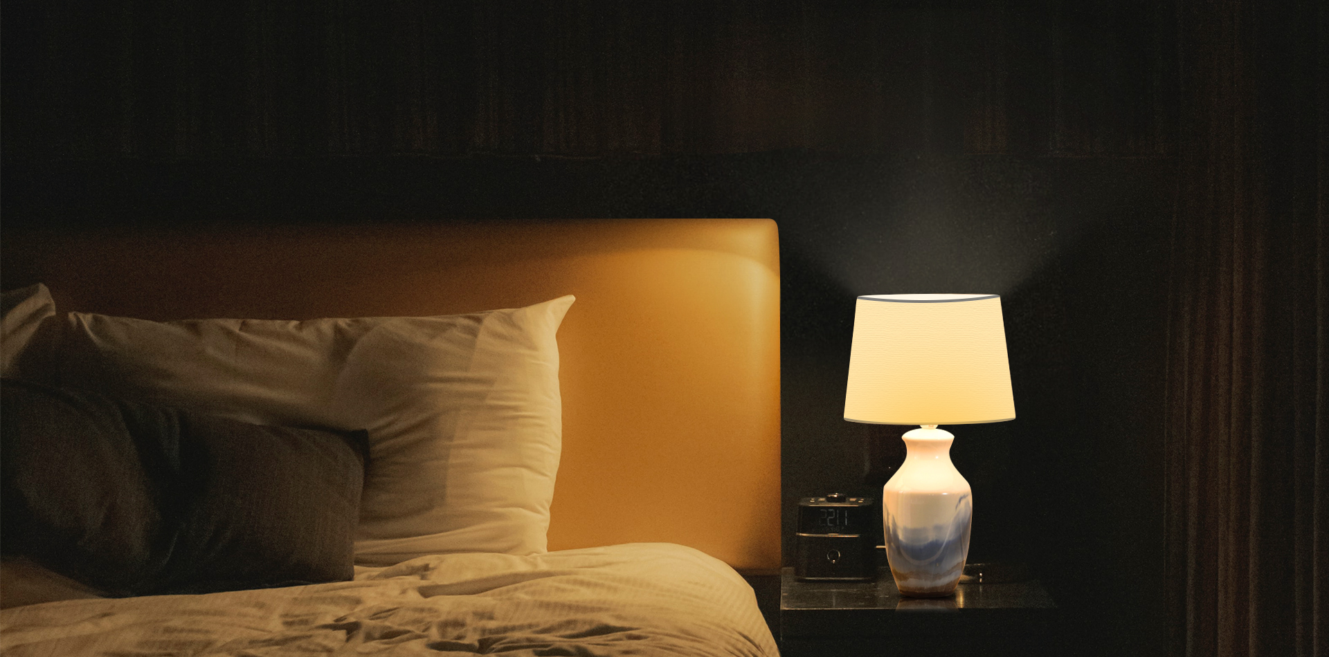 Настольные лампы для гостиной: важность освещения