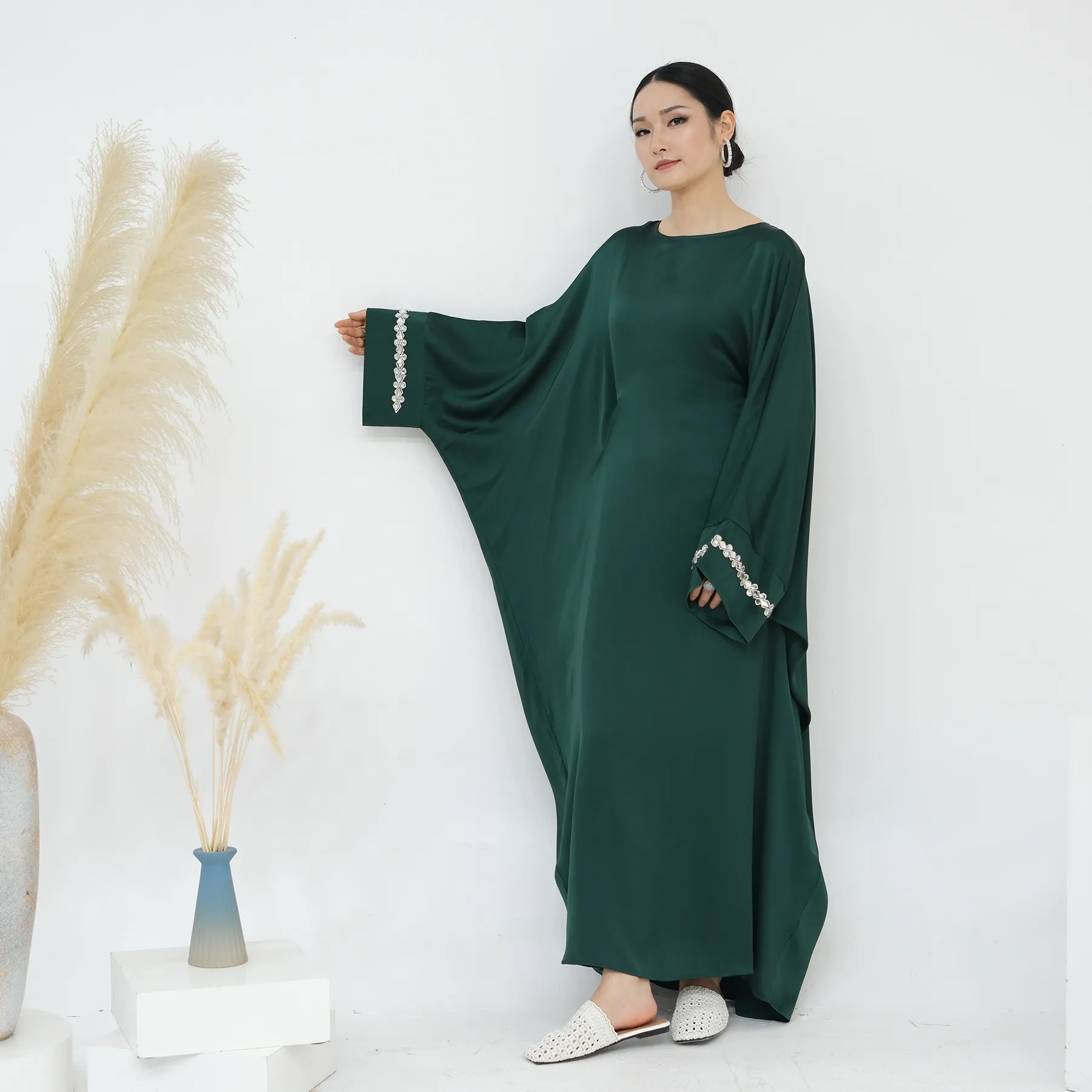 Abaya Manufacturer Wholesale Kaftan Abaya Butterfly Crystals Abaya Women Muslim Dress Plus Size Women Islamic Clothing | Loriya Abaya Manufacturer Wholesale Kaftan Abaya Butterfly Crystals Abaya Women Muslim Dress Plus Size Women Islamic Clothing | Loriya