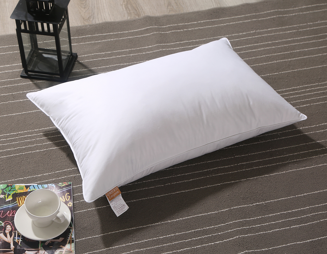 Customized Bed Cushion feather pillows Manufacturers From China Rongda