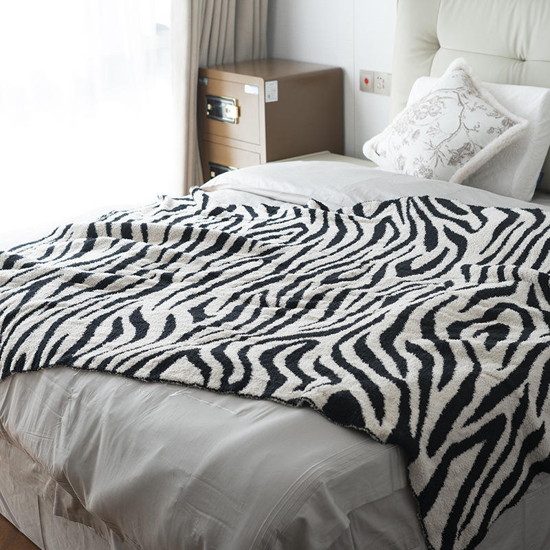  Quality Feather Yarn Blanket for Cozy Evenings Wrap Yourself in Luxury Manufacturer | Dalston 