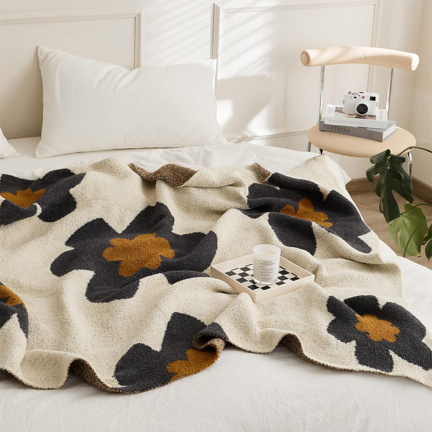  Customized Microfiber Soft Cozy Fluffy Warm Feather Yarn Knitted Blanket for Couch manufacturers From China | Dalston 