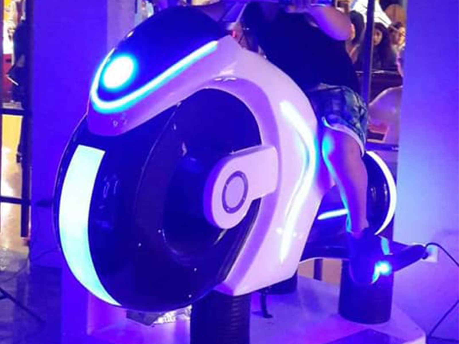 motorbike-arcade-machine-vr-motorbike-skyfun-skyfun