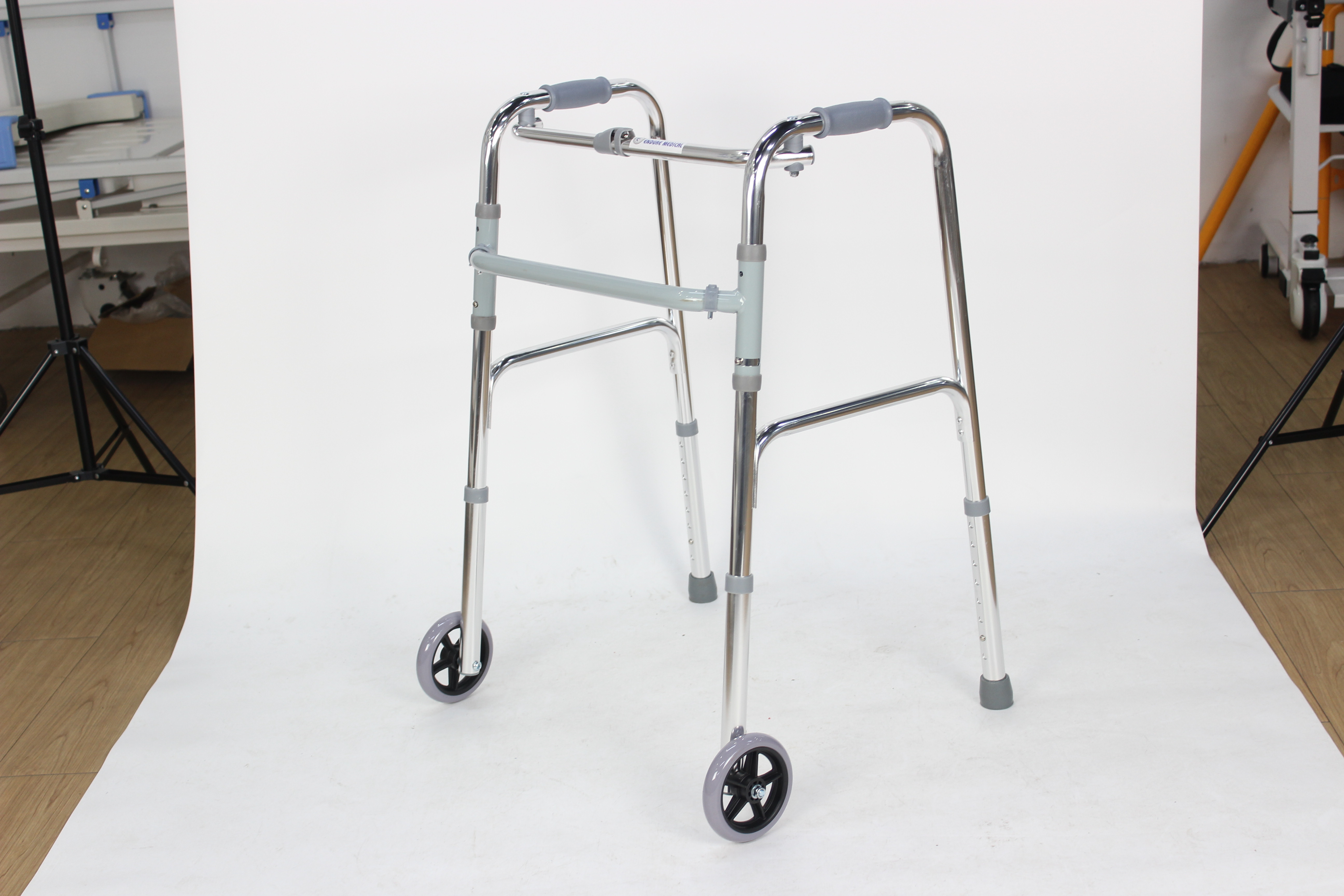 aluminium walker with wheels