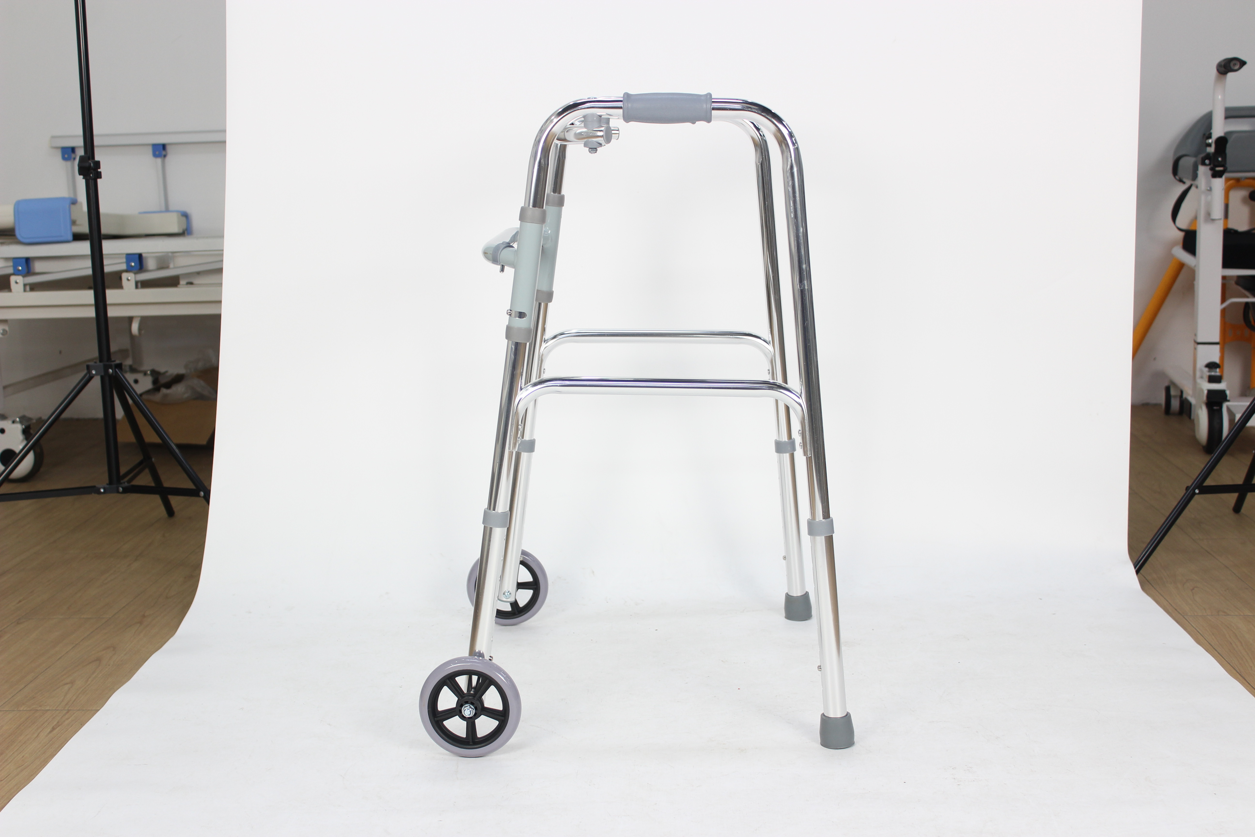 aluminium walker with wheels