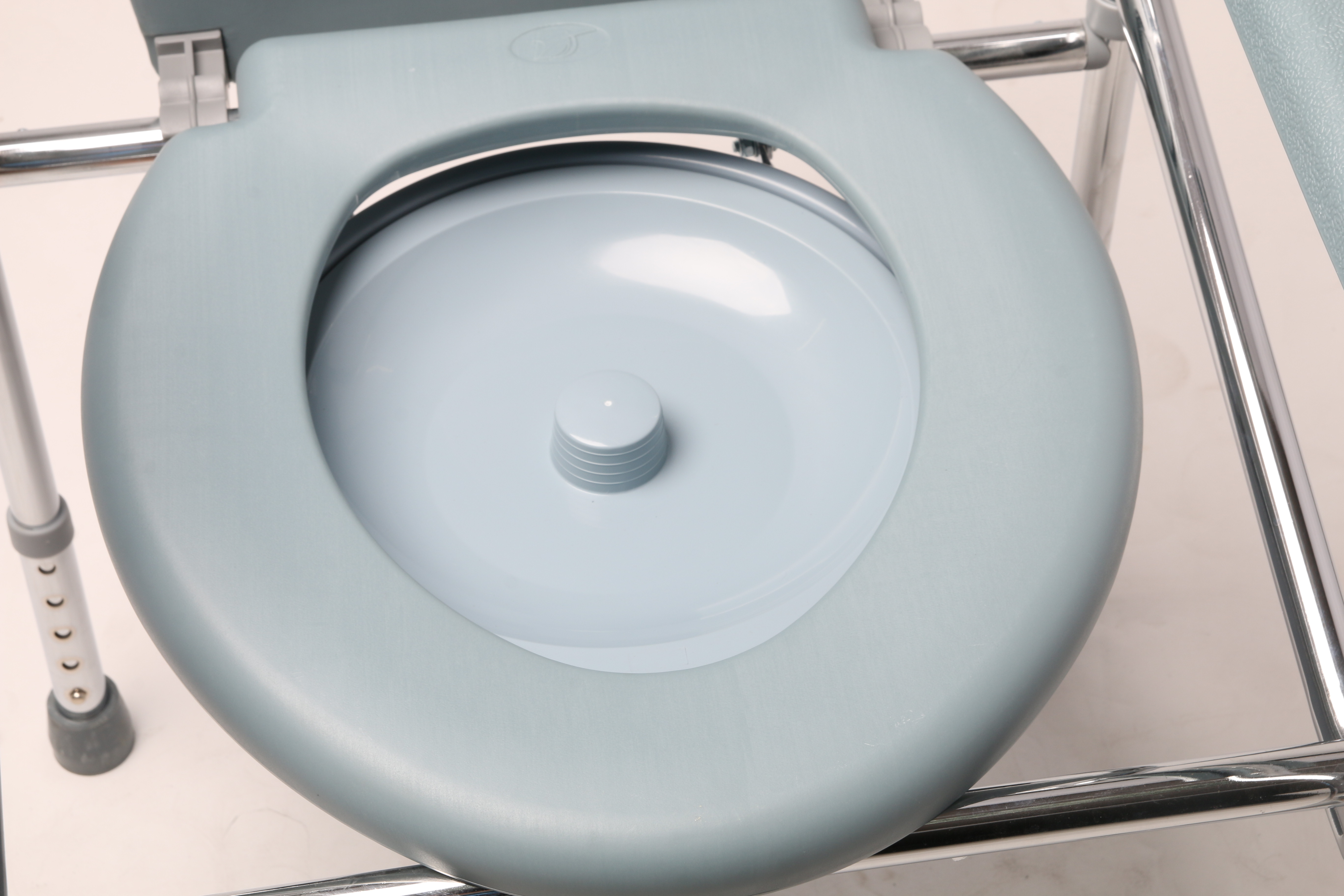foldable commode chair