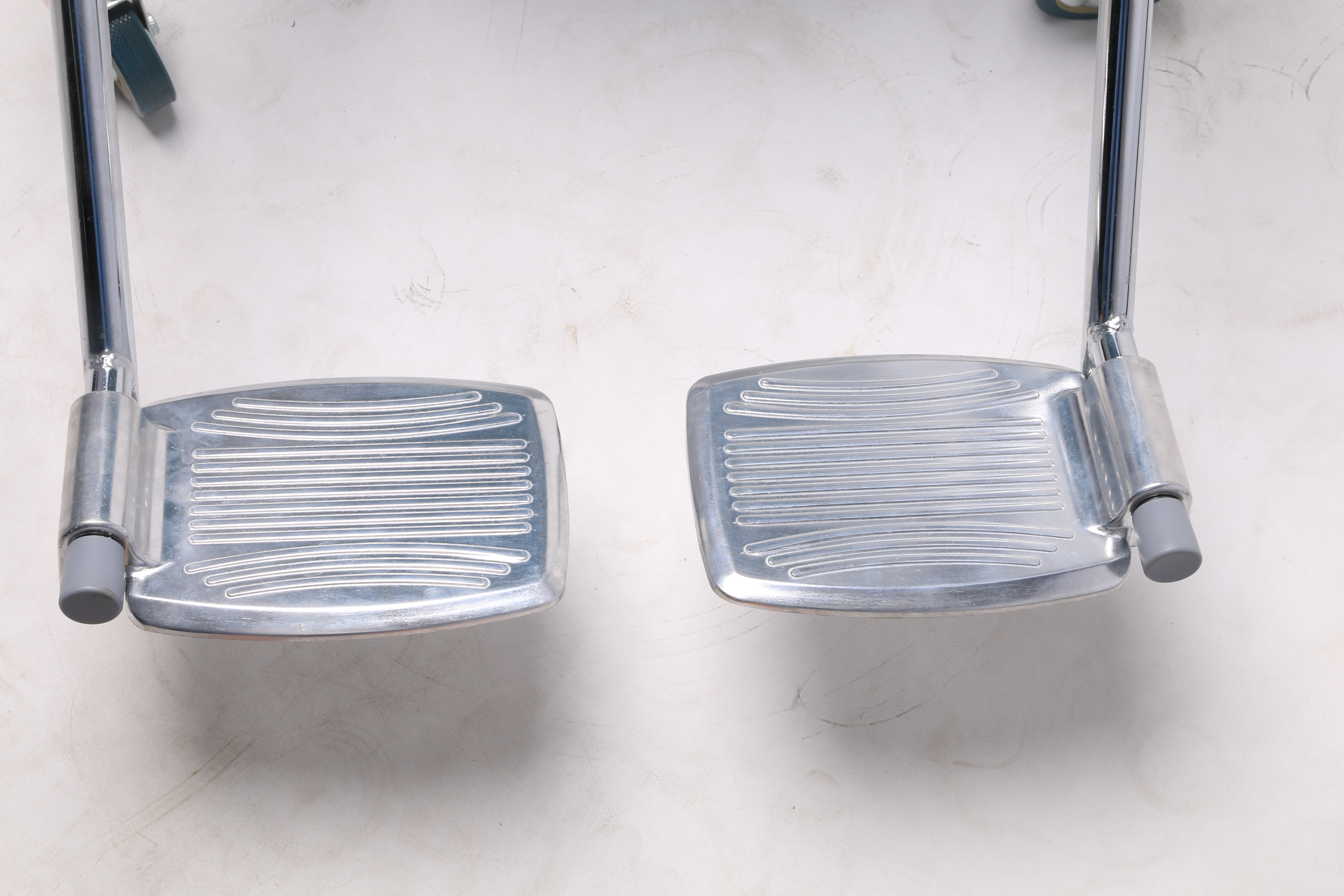 commode shower chair with wheels