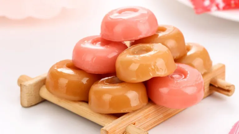 Porno: Shafqatsiz xotin erini sevgilisi bilan haqorat qiladi. Lezbiyen hammom jinsiy aloqa onlayn