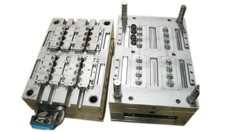 3D Printing vs Injection Molding: A Strategic Guide for Custom Tooling in 2025