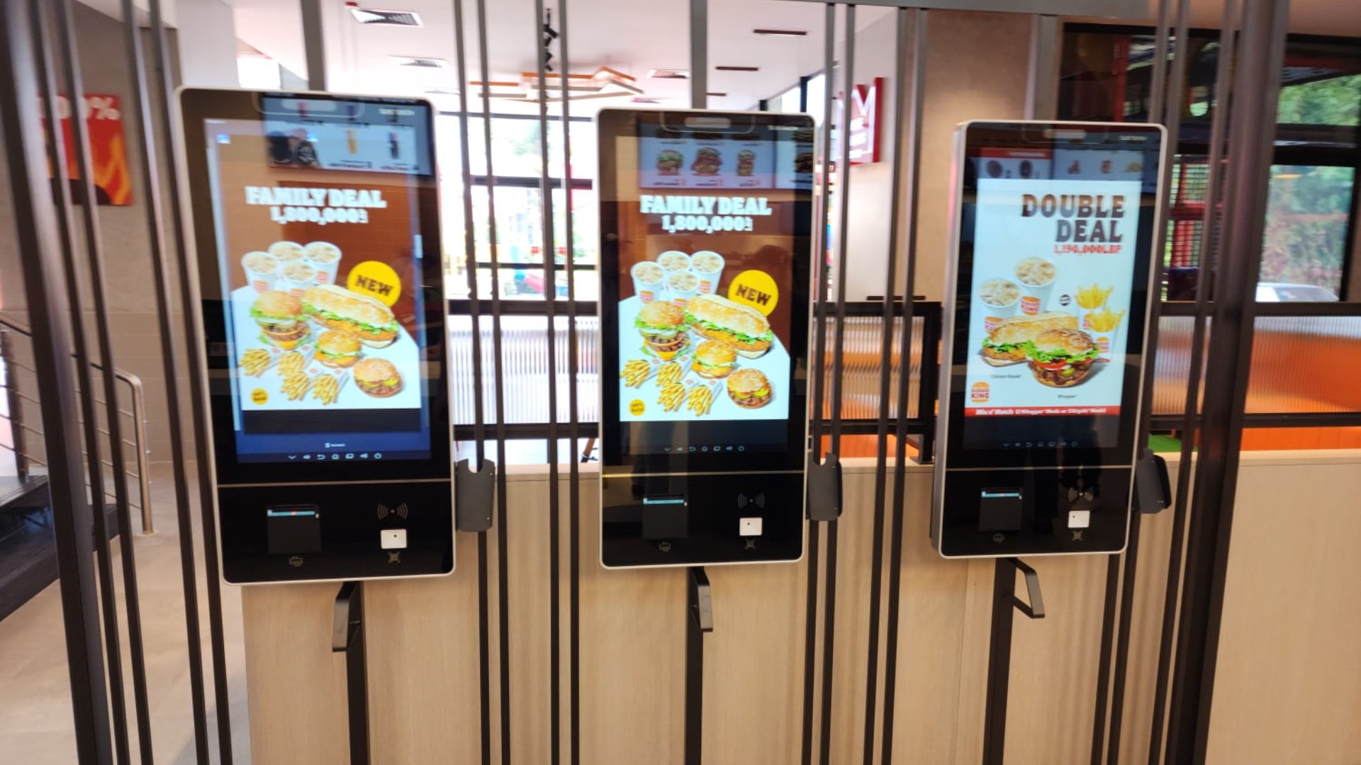 Sex Popular Restaurant Ordering Kiosk Used In Burger King And Fast Food