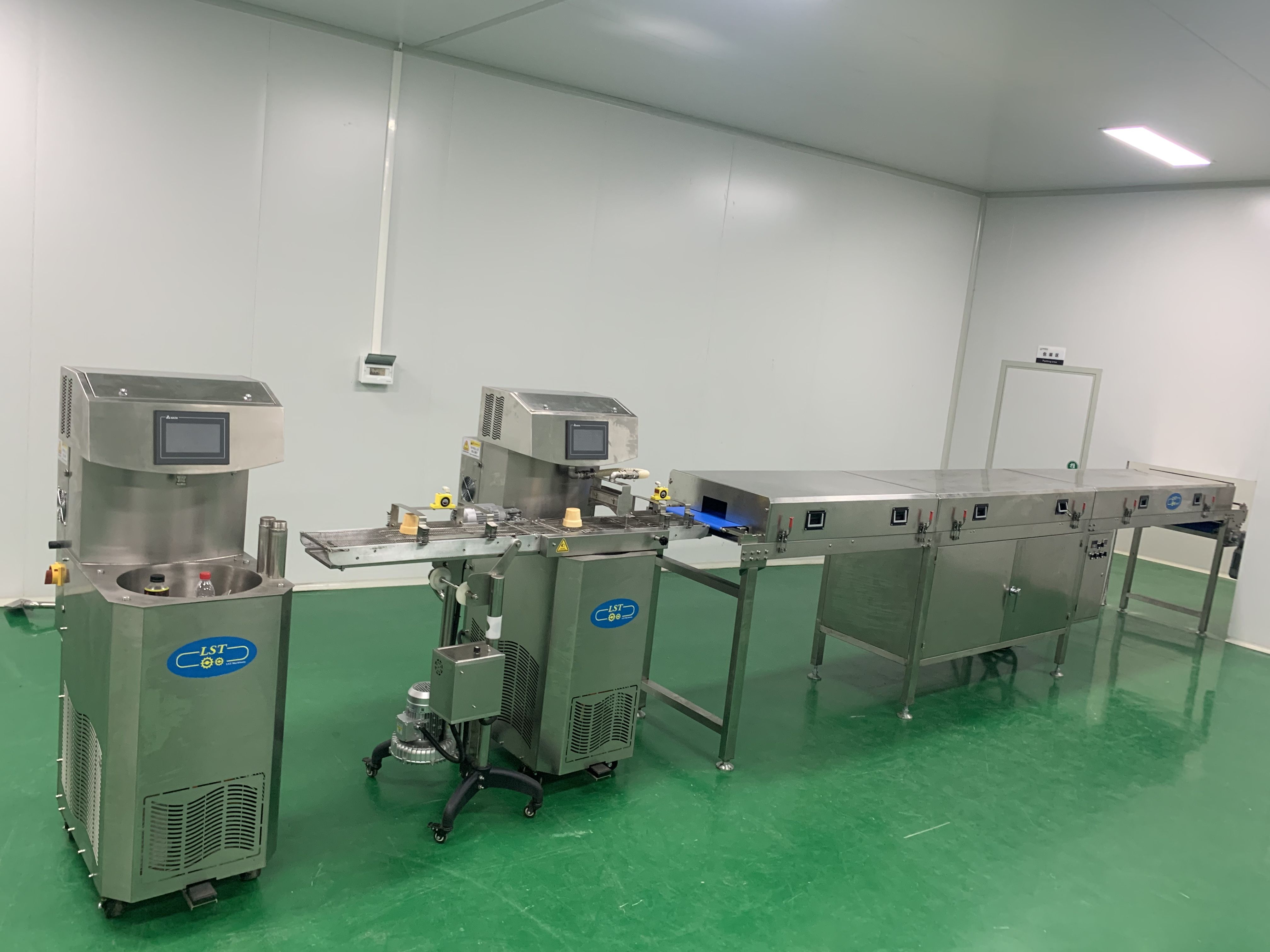 25L Capacity Chocolate Making Equipment , 7.5KW Chocolate Tempering Machine