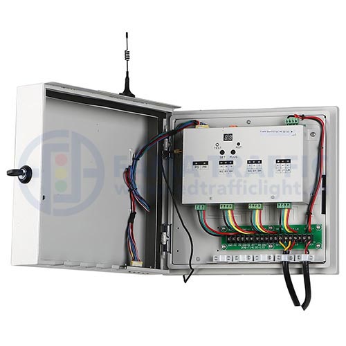 Wireless Intelligent Solar Traffic Signal Controller