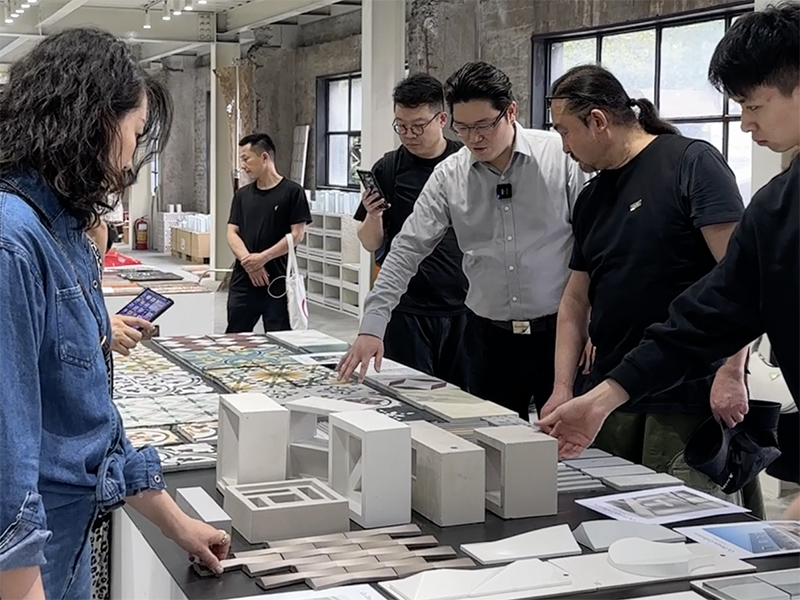 Famous Chinese designers visit TLS