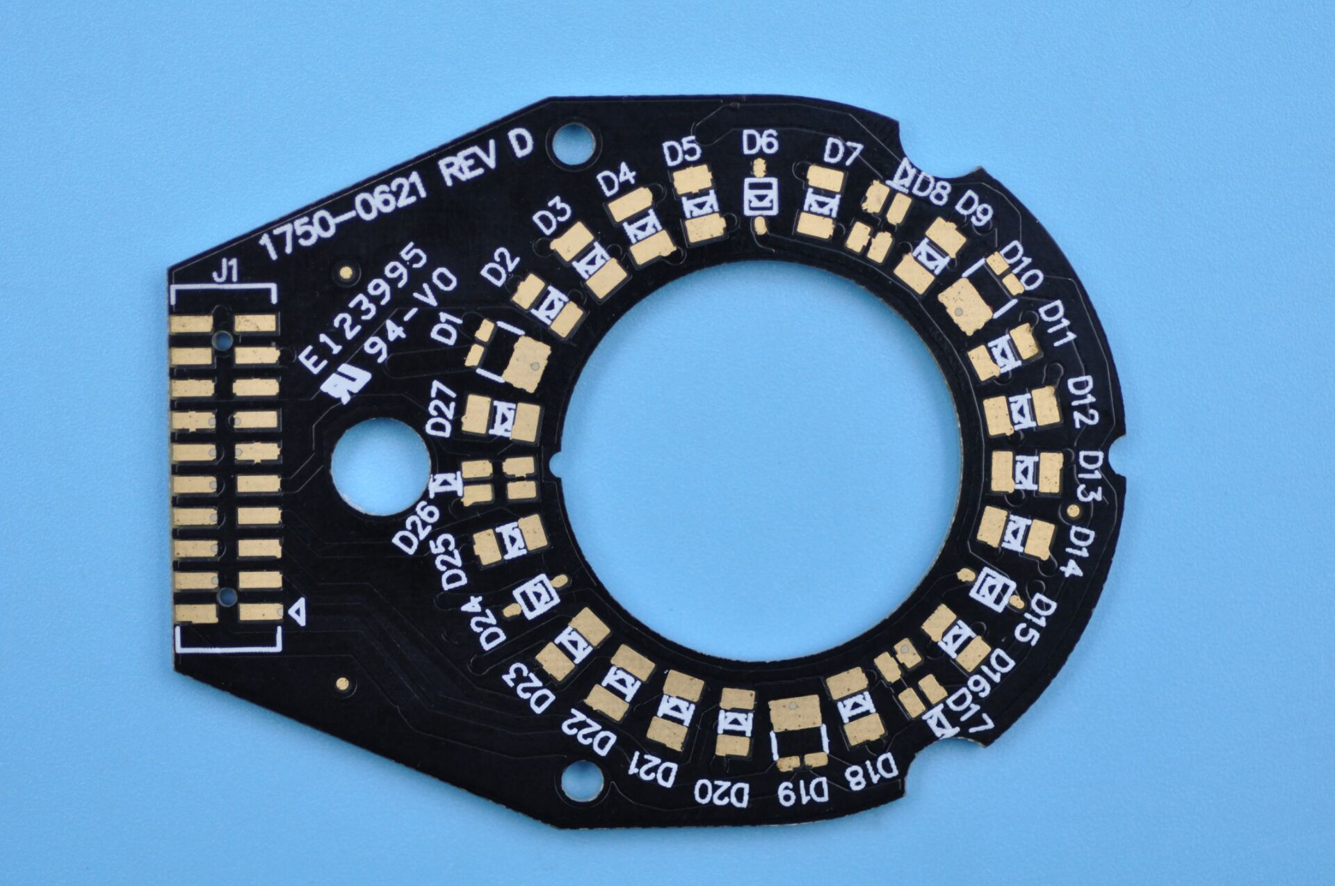 3.0mm bốn lớp lõi nhôm PCB với 3W được sản xuất bởi Công nghệ tốt nhất