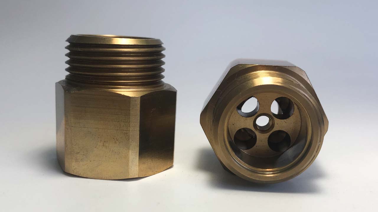 Piezas de torneado de cobre amarillo modificadas para requisitos particulares Piezas de mecanizado de precisión CNC