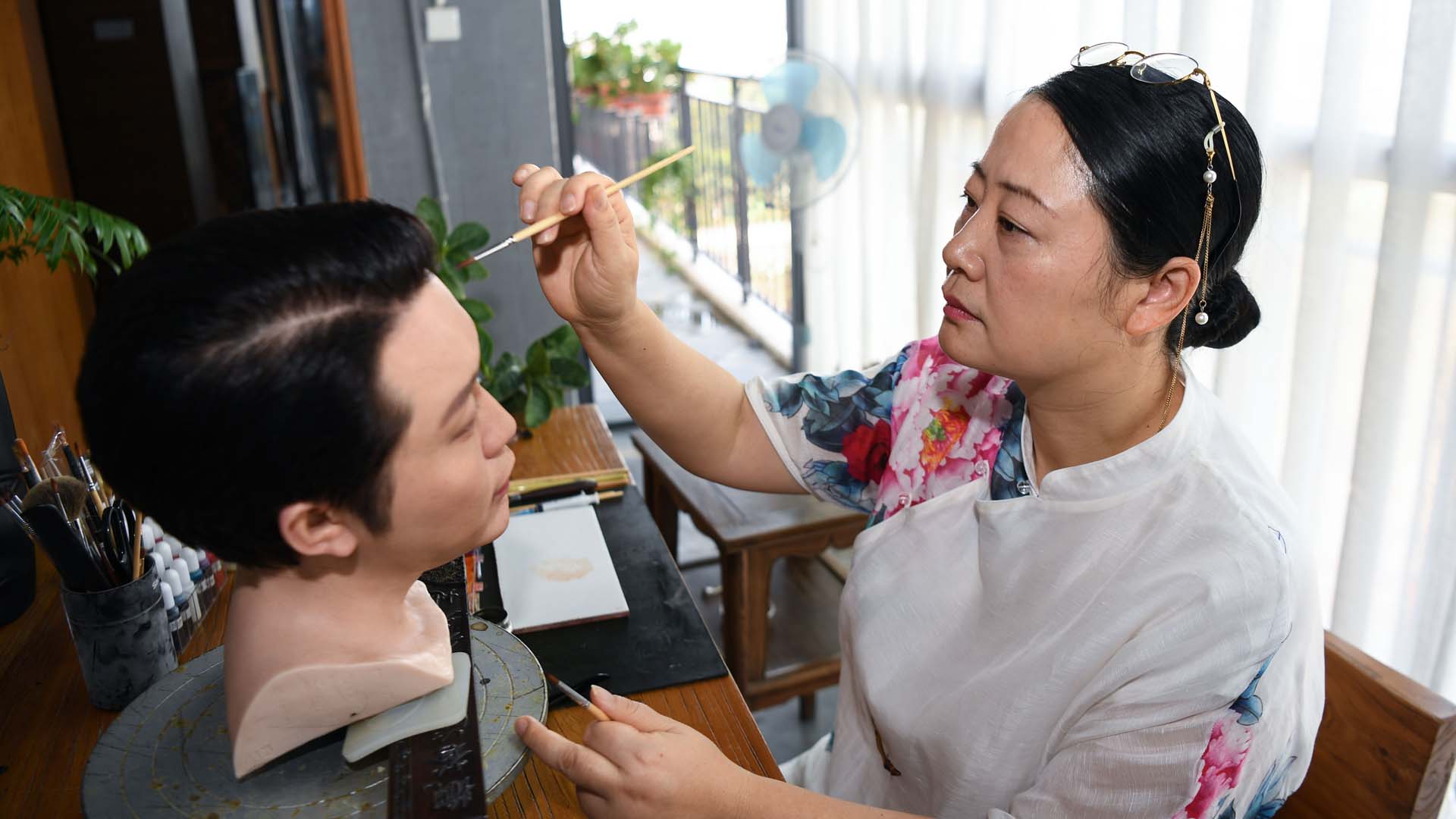 Sculpture Artist Zhou Xuerong: Ten Years Of "Ingenuity" To Create A National Brand Wax Museum